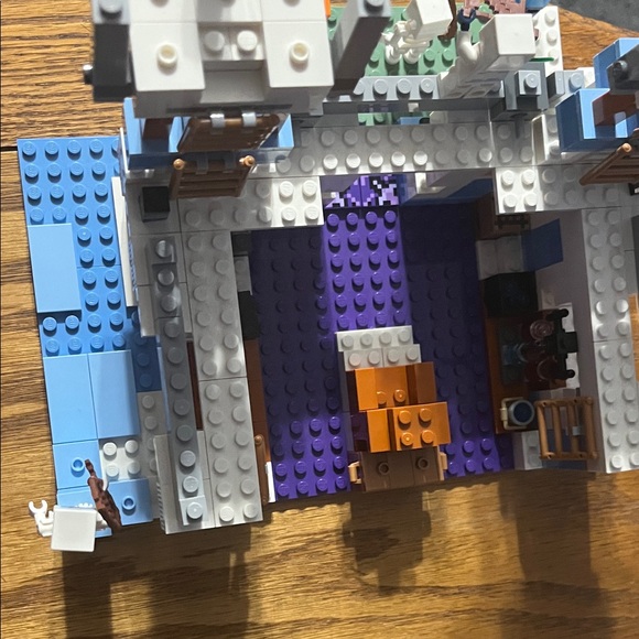 LEGO Minecraft Ice Castle Set - Picture 2 of 5